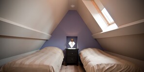Minibar, cribs/infant beds, free WiFi