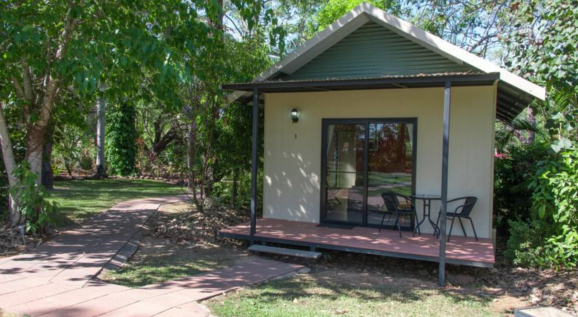 Deluxe Bungalow, Pool View | Iron/ironing board, bed sheets, alarm clocks