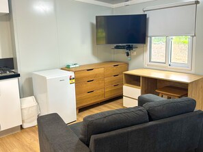 Superior Cabin | Iron/ironing board, bed sheets, alarm clocks
