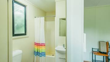 Family Bungalow | Bathroom | Shower, towels