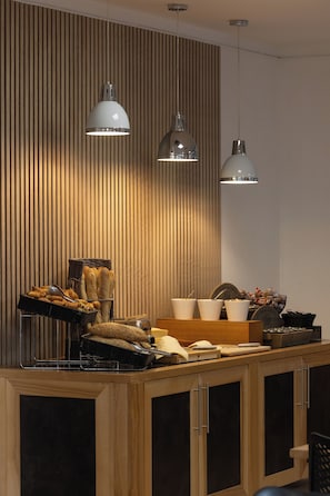 Tägliches Frühstücksbuffet gegen Gebühr