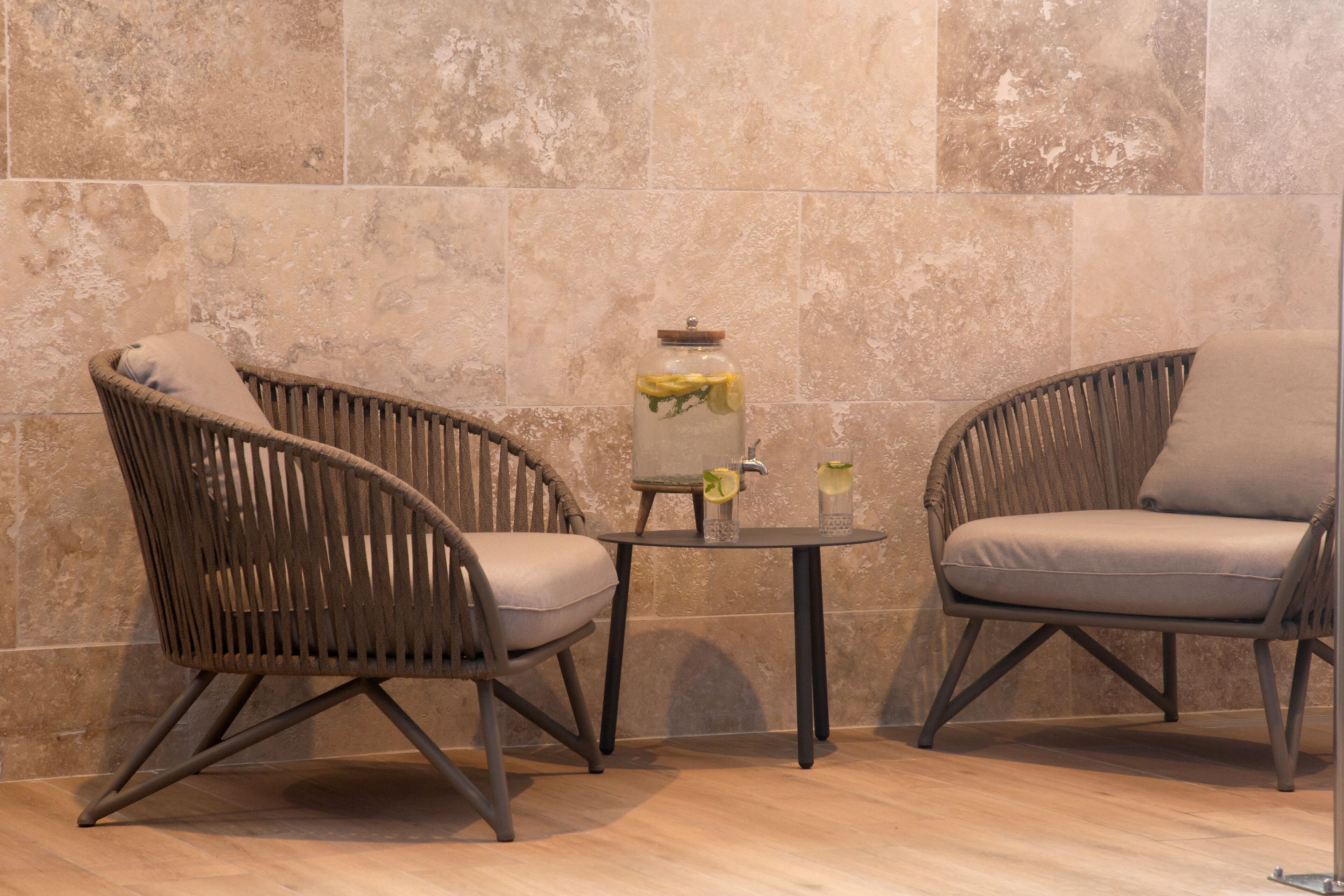 body treatments, body wraps, body scrubs, facials, 1 treatment room