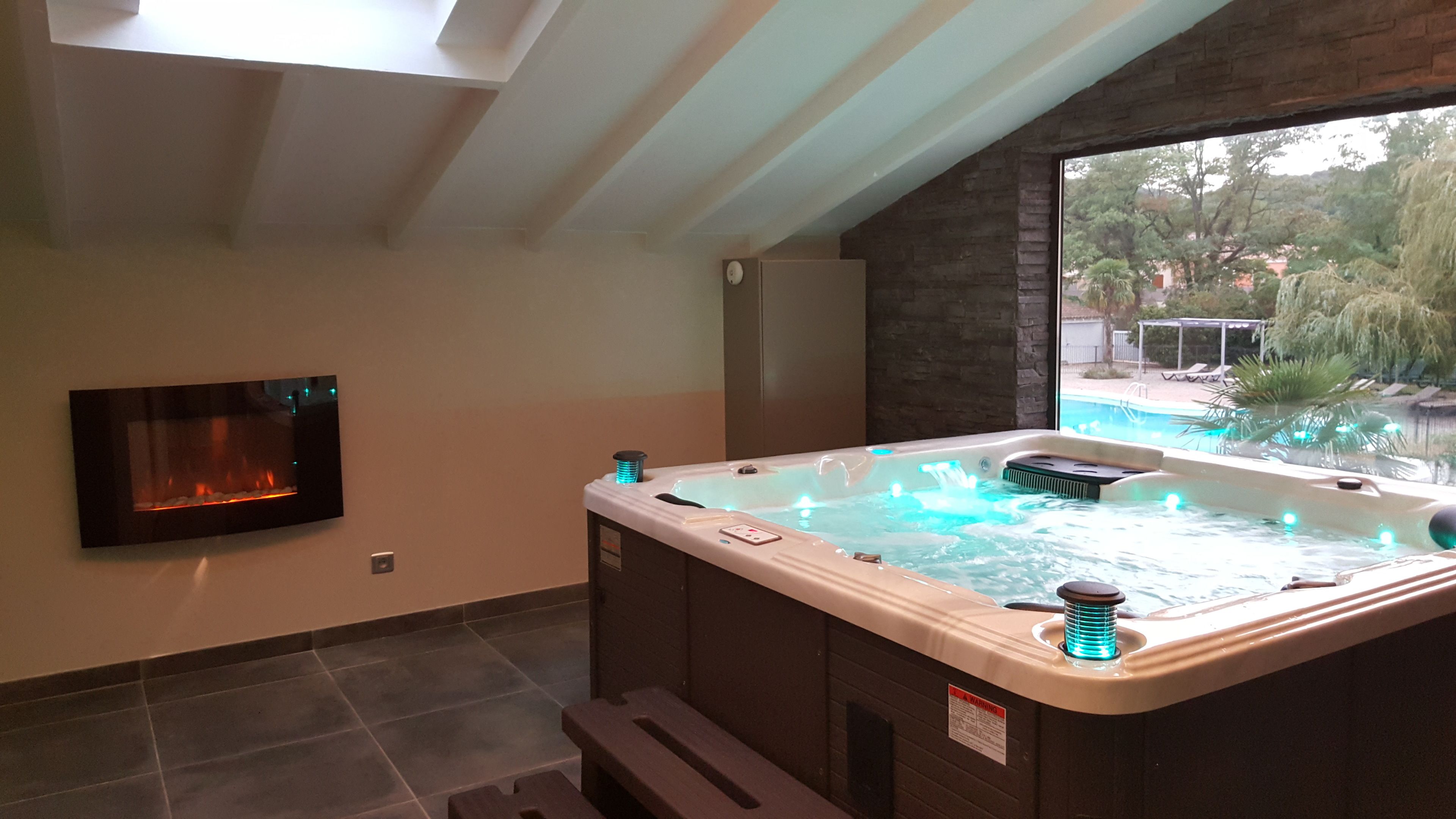 body treatments, body wraps, body scrubs, facials, 1 treatment room