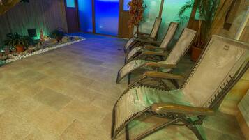 Sauna seca, banheira de hidromassagem, sauna a vapor