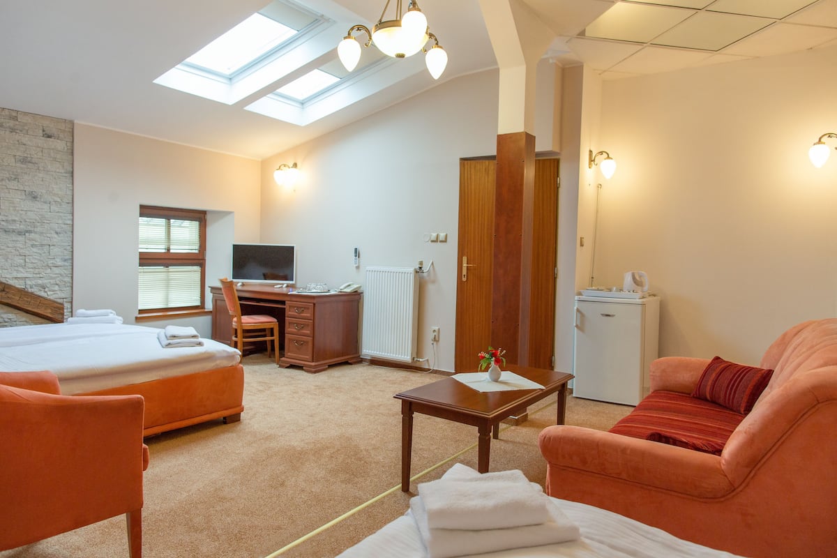 Family Room, 1 Bedroom, Hot Tub | In-room safe, desk, blackout drapes, iron/ironing board