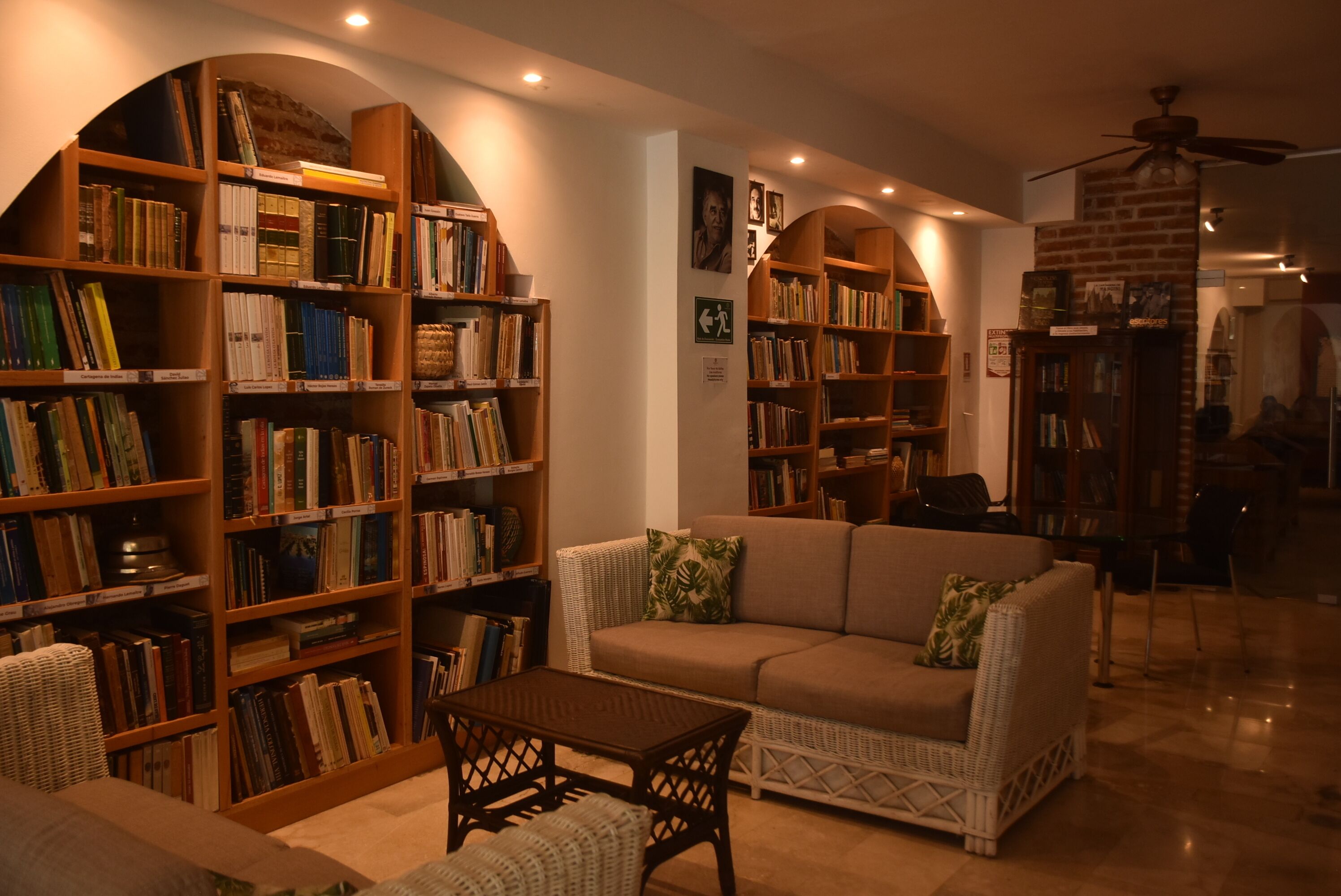 32-inch tv with cable channels