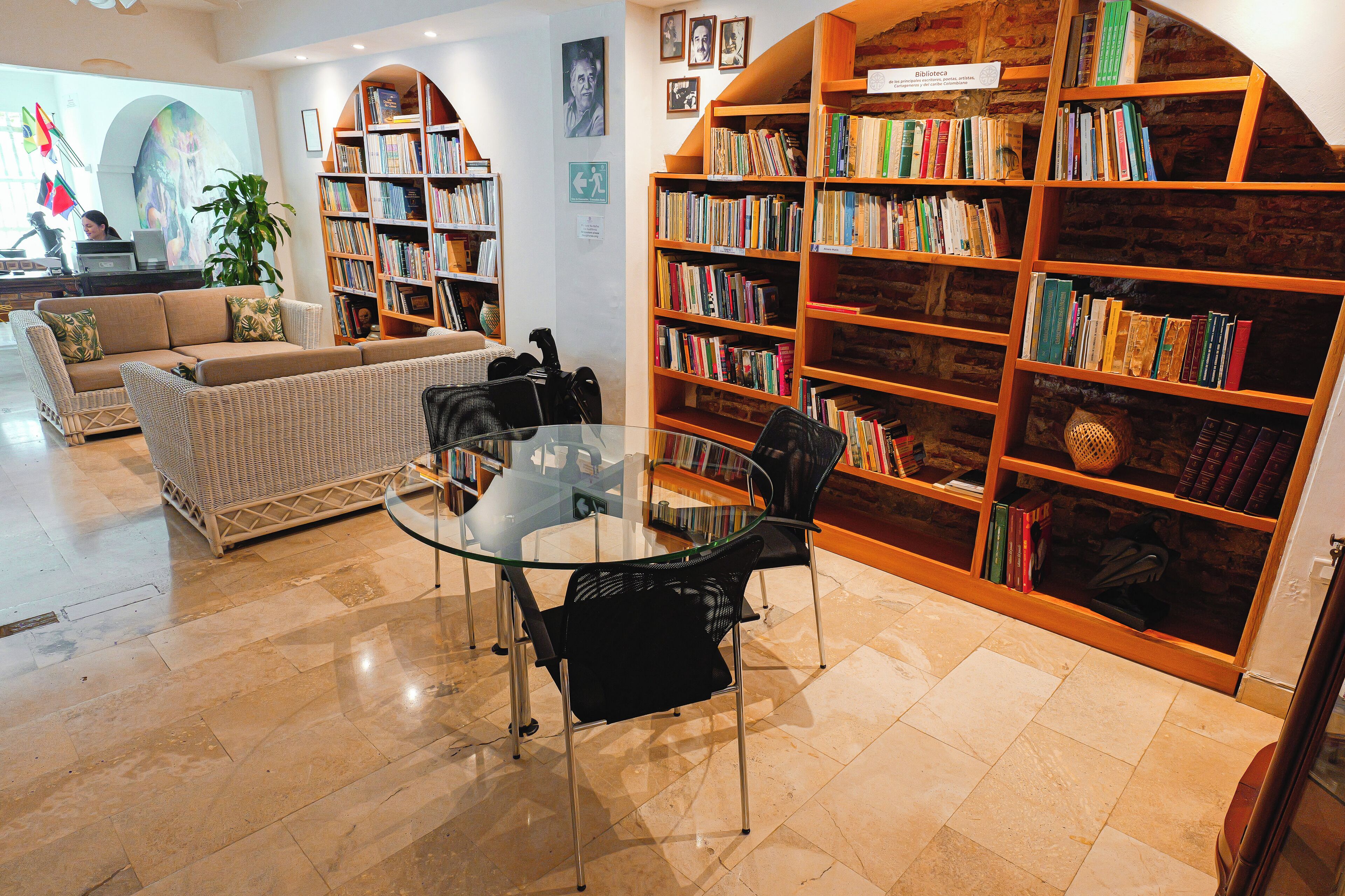 32-inch tv with cable channels