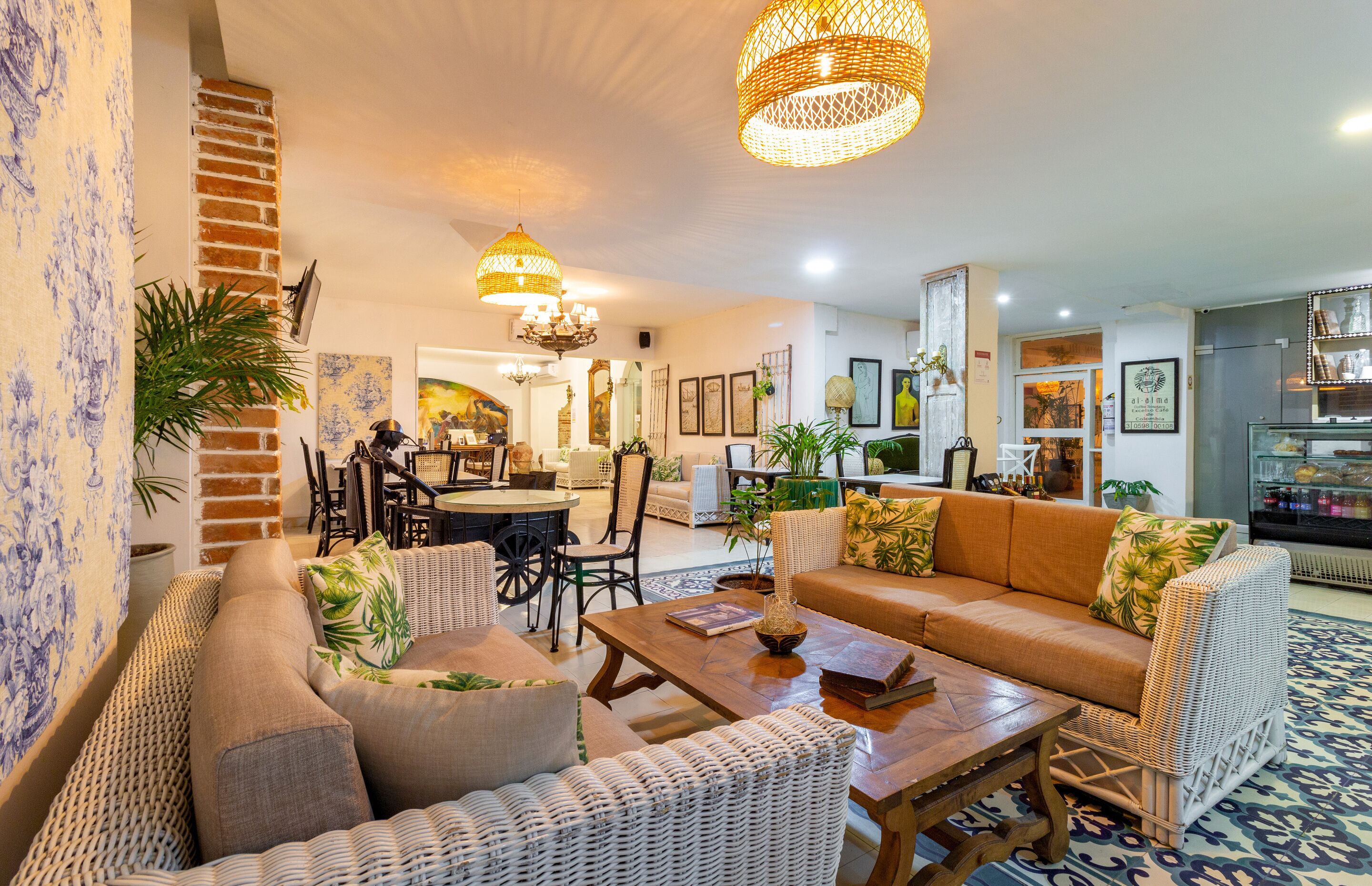 32-inch tv with cable channels