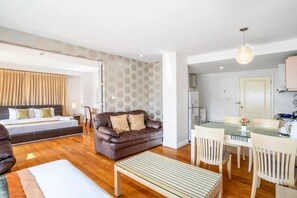 One Bedroom Suite (checkin 8am - 8pm) | Living area | 32-inch LCD TV with cable channels, TV, DVD player - Nara Suite Residence Bangkok (Bangkok)