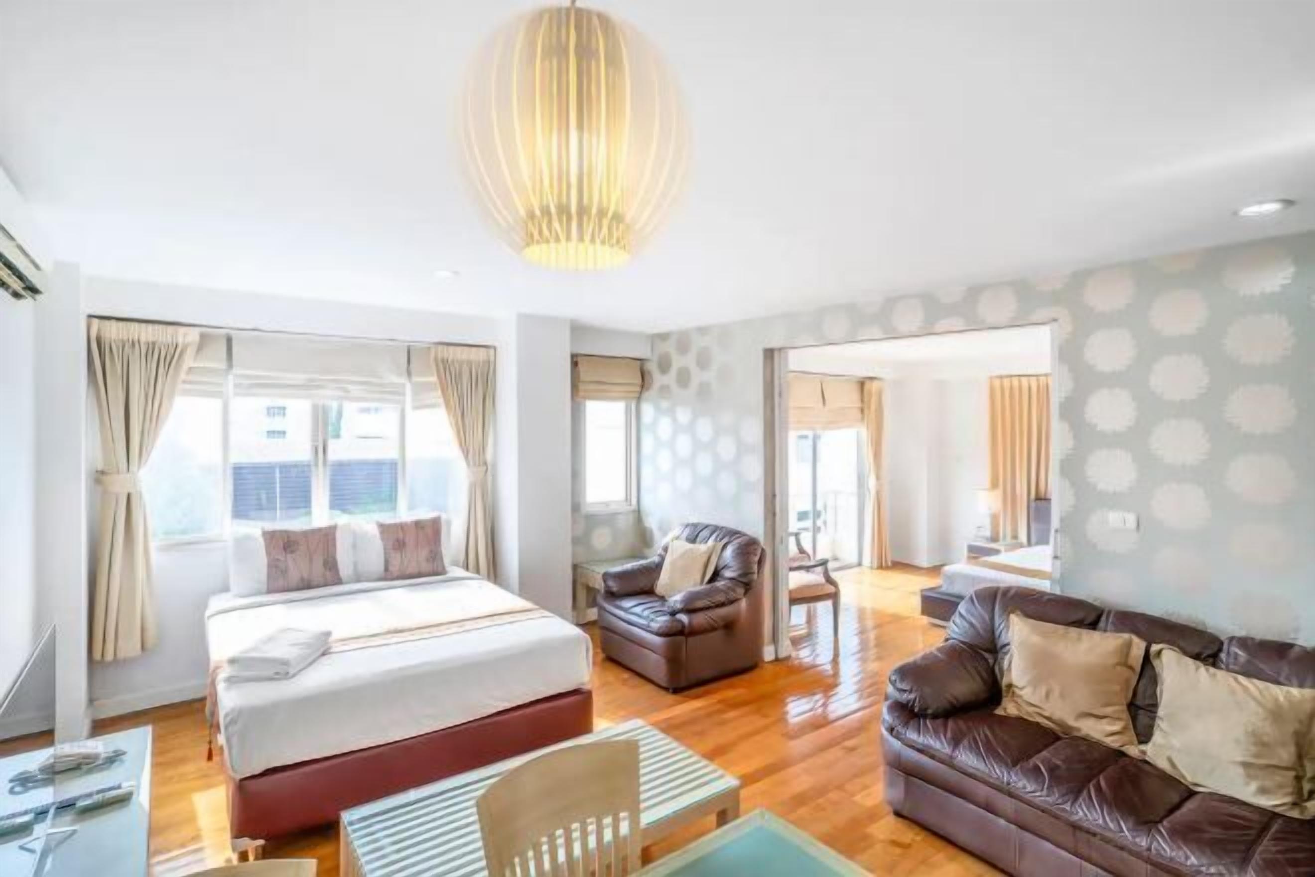 In-room safe, desk, free WiFi, bed sheets