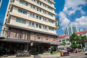 Front of property - Nara Suite Residence Bangkok (Bangkok)