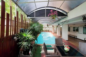 室內游泳池