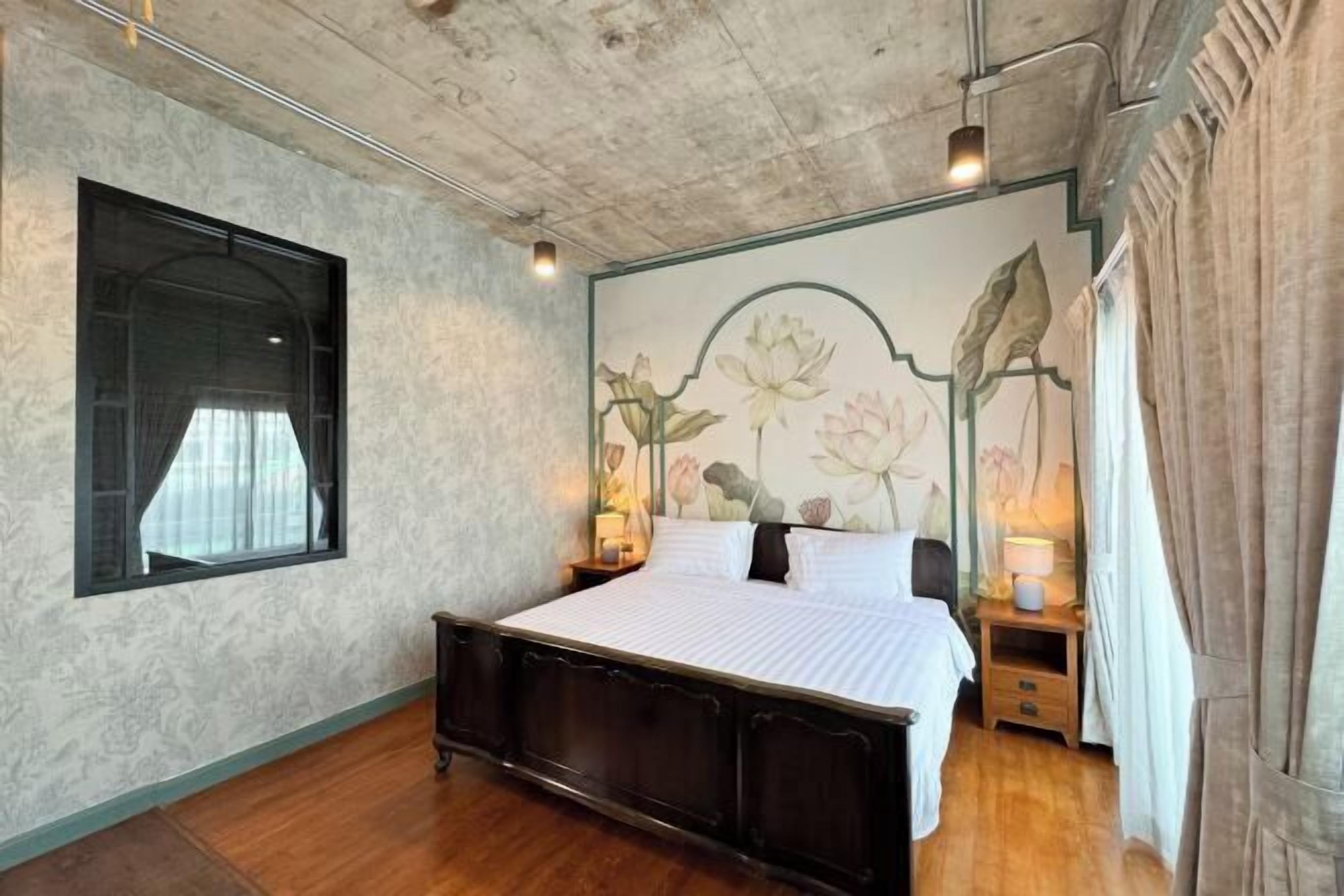 In-room safe, desk, free WiFi, bed sheets