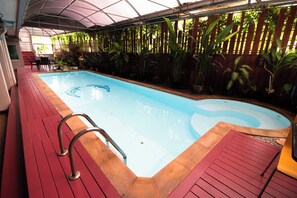 Indoor pool - Nara Suite Residence Bangkok (Bangkok)