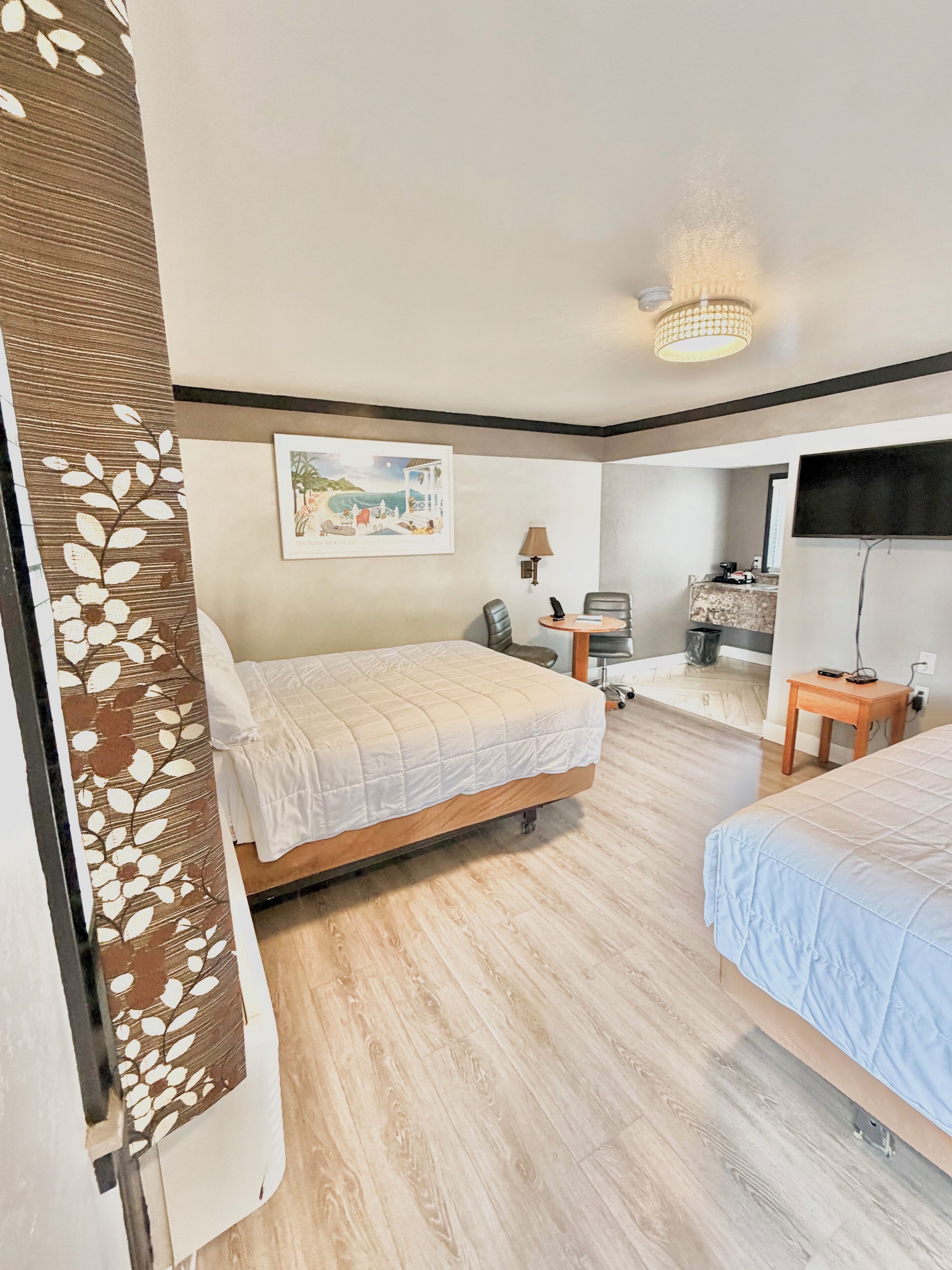 Habitación estándar, 2 camas de matrimonio, no fumadores, baño privado | Ropa de cama de alta calidad y colchones con acolchado adicional