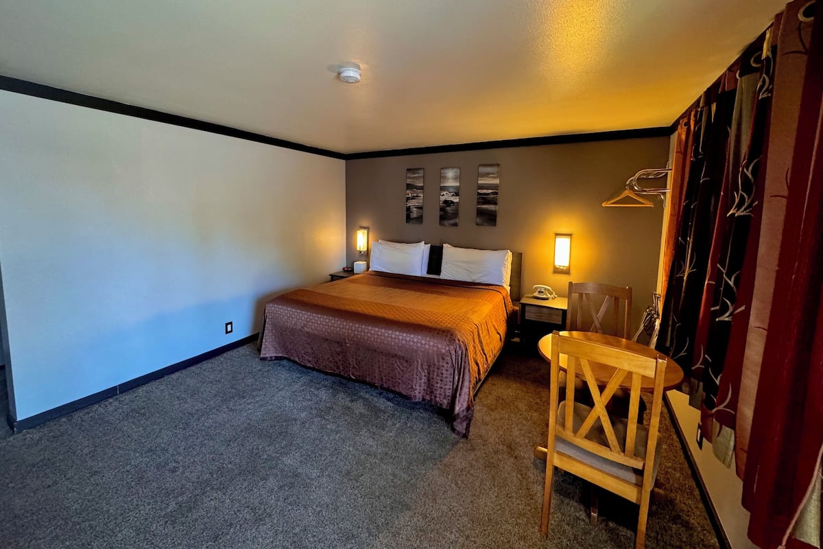 1 bedroom, premium bedding, pillow-top beds, individually furnished