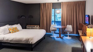 Iron/ironing board (on request), bed sheets - Catskill Mountain Lodge (Palenville)