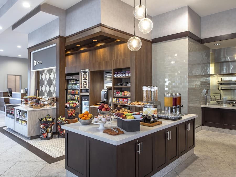 Tägliches großes Frühstück gegen Gebühr