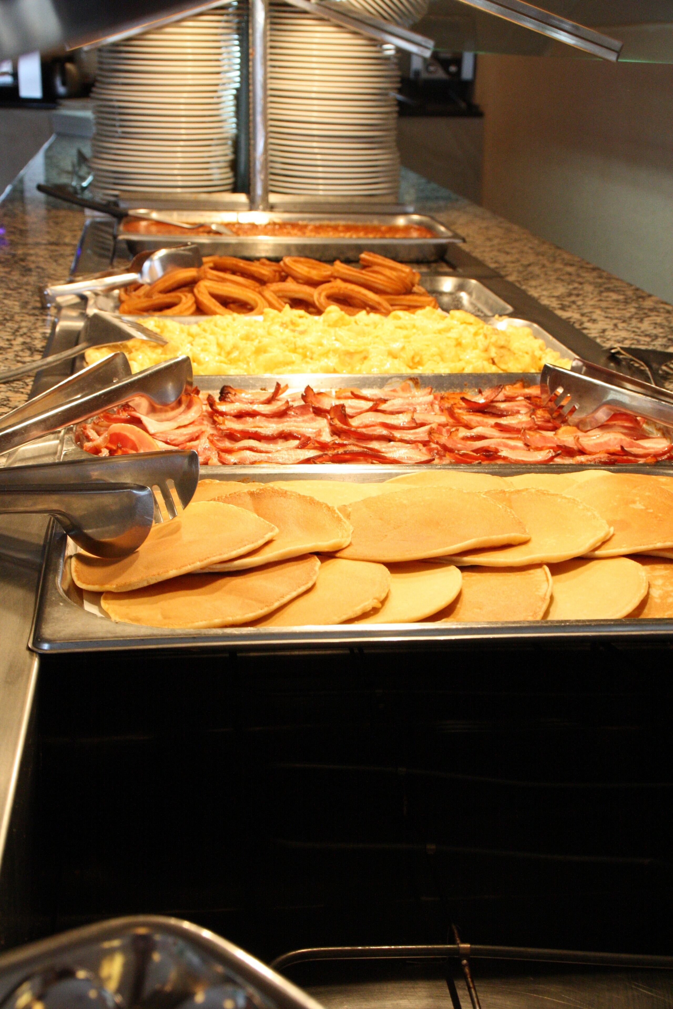 breakfast (eur 8 per person)