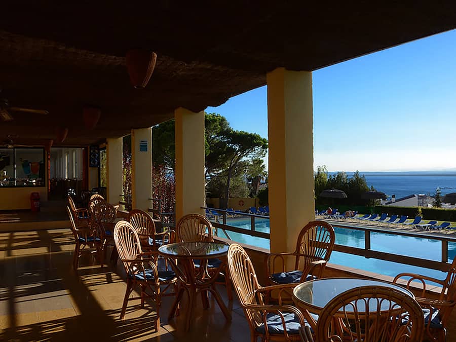 Suguhan pemandangan laut, buka setiap hari