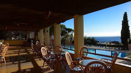 Ocean views, open daily. Hotel Grecs