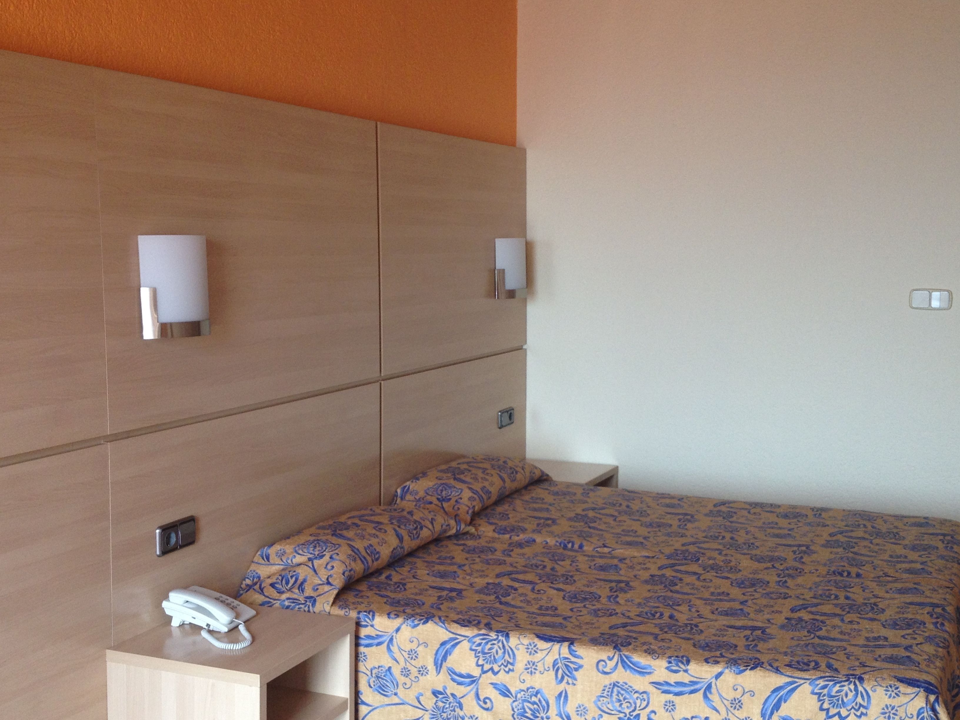 standard room | desk, iron/ironing board, free wifi, bed sheets