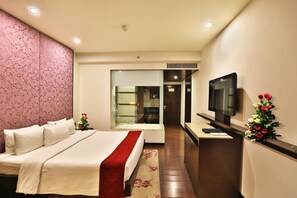 Deluxe King Bed with Bath Tub | Vista a la ciudad