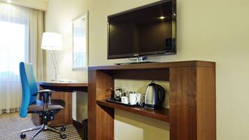 Zimmersafe, Schreibtisch, Bügeleisen/Bügelbrett, kostenlose Babybetten