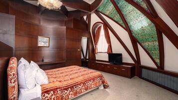 1 chambre, minibar, coffres-forts dans les chambres, bureau