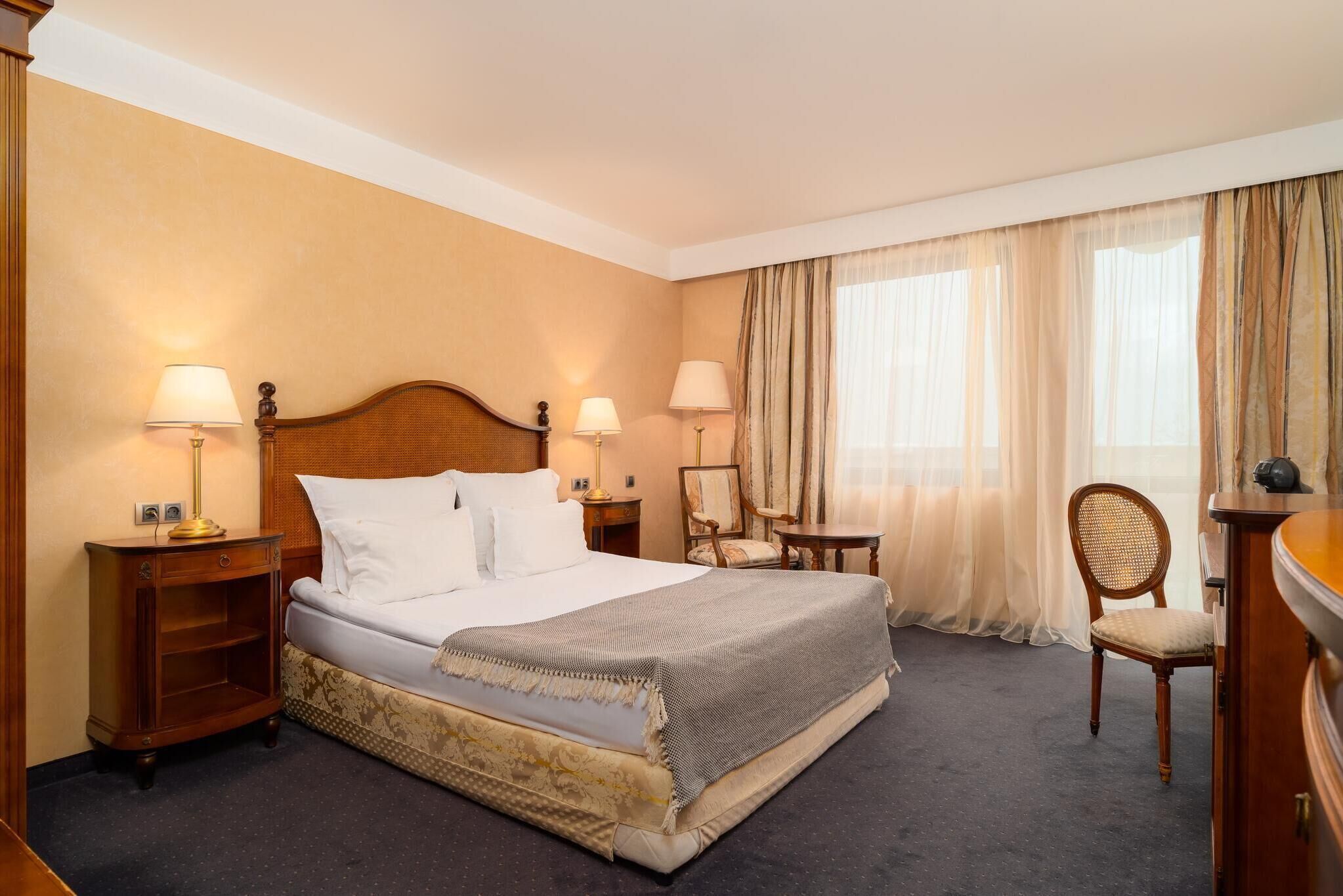 1 bedroom, minibar, in-room safe, desk