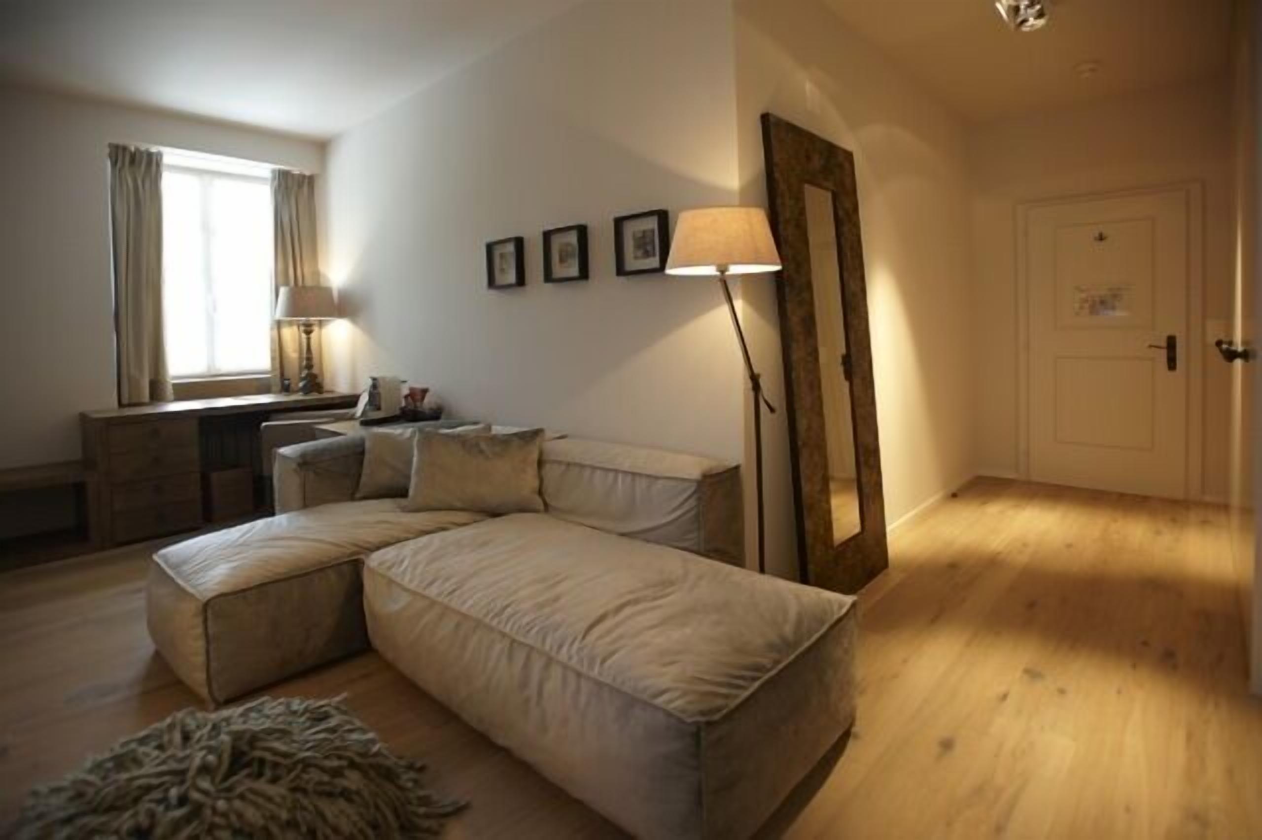 premium suite (charming) | minibar, in-room safe, desk, soundproofing