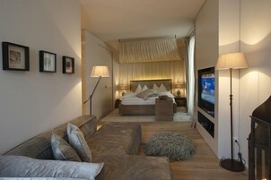 Premium Suite (Charming)