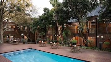 2 outdoor pools, pool umbrellas, pool loungers