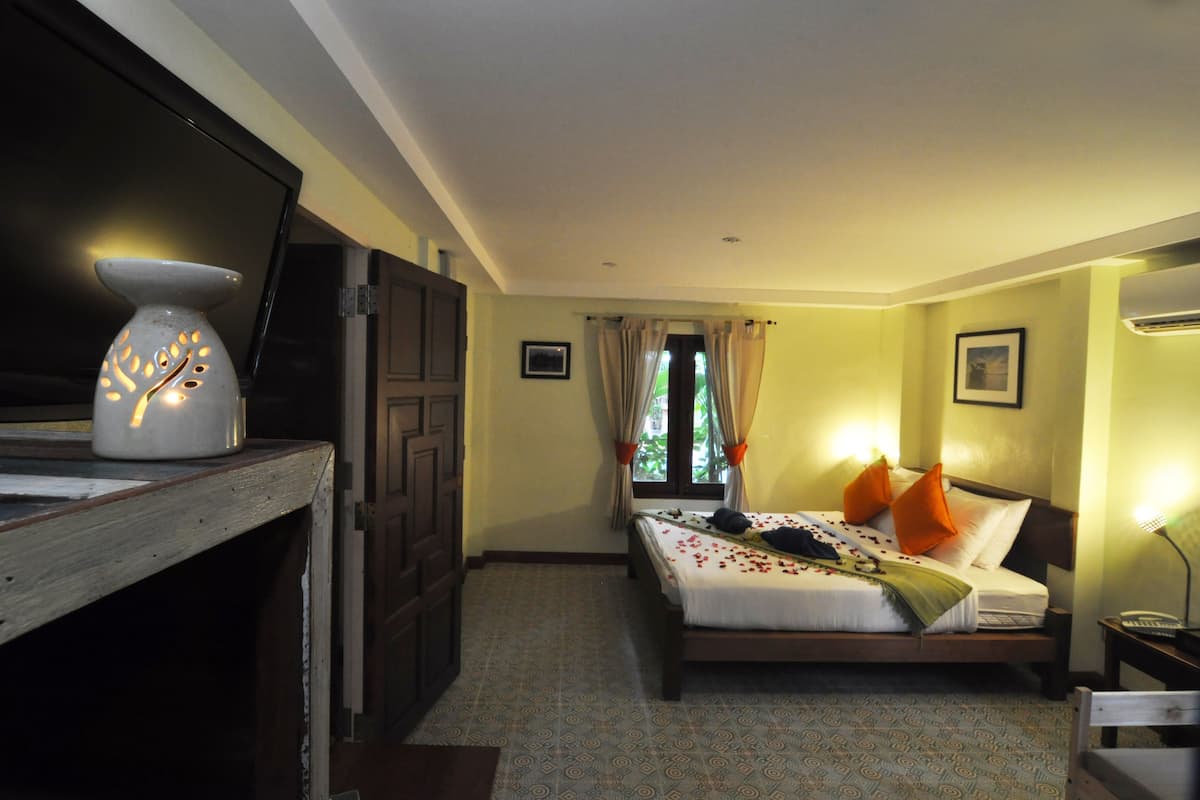 Een minibar, een kluis op de kamer, gratis wifi