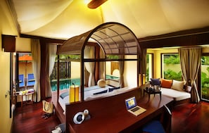 Pool Villa Garden View | Egyptian cotton sheets, premium bedding, minibar, in-room safe