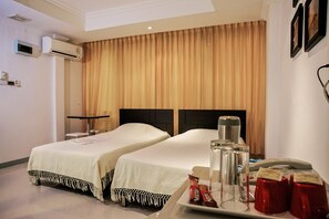 Deluxe Double Room | In-room safe, desk, free WiFi - Prince House (Bangkok)