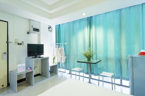 Deluxe Triple Room | Room amenity - Prince House (Bangkok)