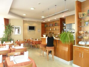 Daily to-go breakfast (EUR 5 per person) - Hotel Riviera (Segrate)