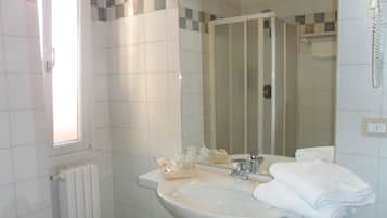 Classic-Dreibettzimmer | Badezimmer