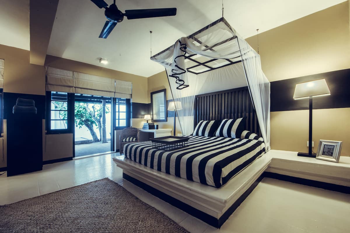 Executive Suite NO SPECIAL VIEWS