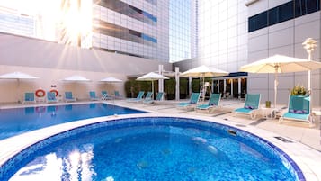 Outdoor pool, pool loungers