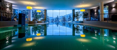 Indoor pool, pool loungers