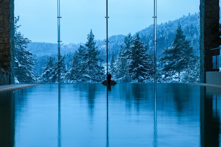 Indoor pool, open 7:00 AM to 10:00 PM, sun loungers. Hotel SPA Dr Irena Eris Krynica Zdrój 12+