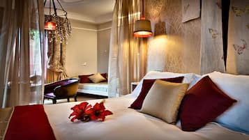 Junior Suite | Hypo-allergenic bedding, minibar, in-room safe, soundproofing