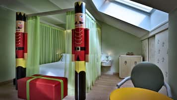 Deluxe Double or Twin Room, 1 Bedroom | 1 bedroom, hypo-allergenic bedding, minibar, in-room safe