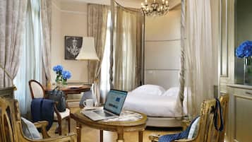 Junior-Suite | Allergikerbettwaren, Minibar, Zimmersafe, schallisolierte Zimmer