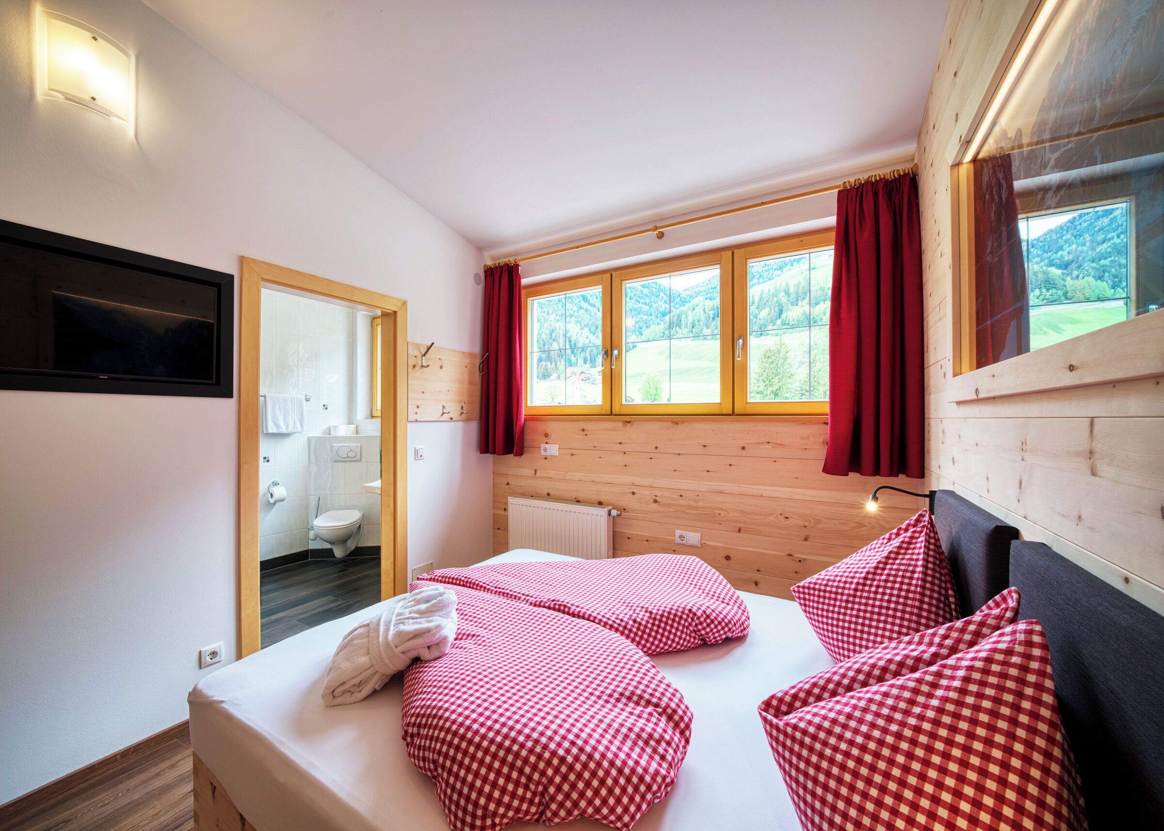 Romantisches Doppelzimmer | Schreibtisch, Verdunkelungsvorhänge, schallisolierte Zimmer