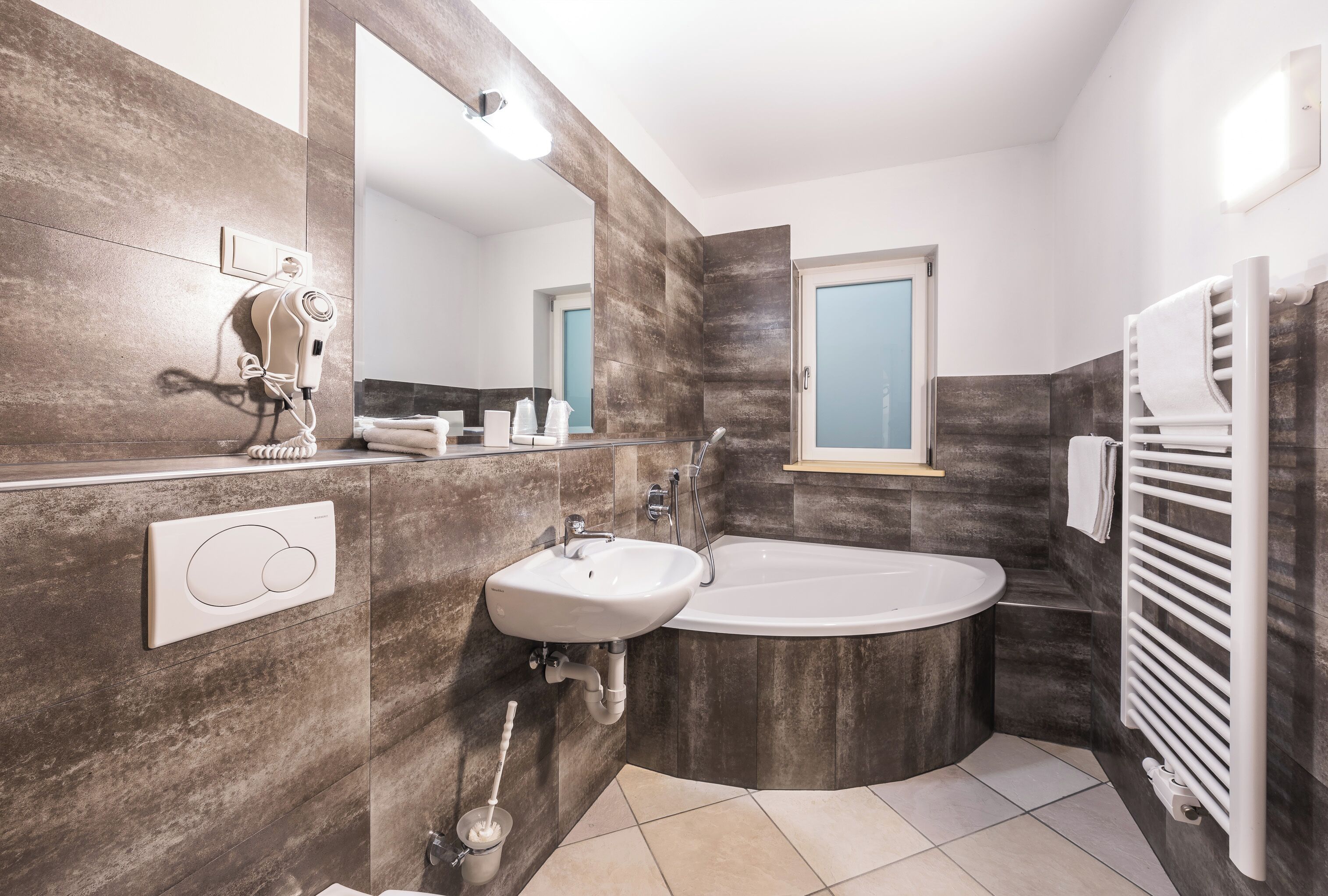 suite | bathroom | free toiletries, hair dryer, towels, soap