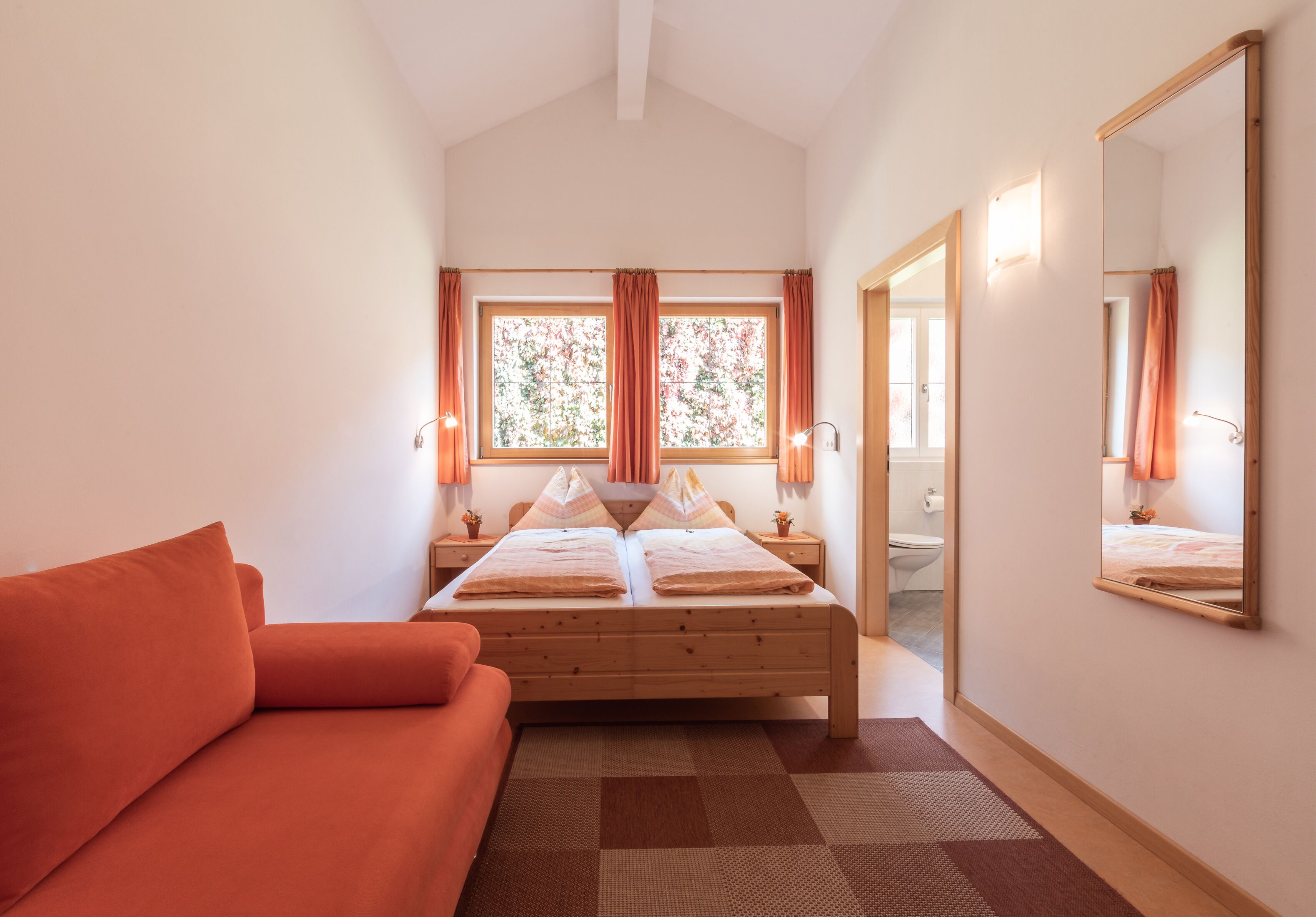 family room, garden view | desk, blackout curtains, soundproofing, free wifi