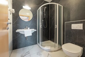 Double Room, Balcony | Bathroom | Free toiletries, hair dryer, towels, soap